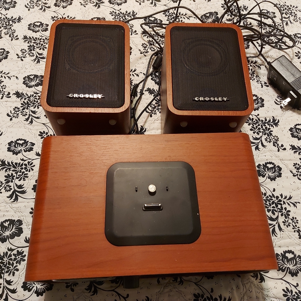 Crosley audiophile shelf system